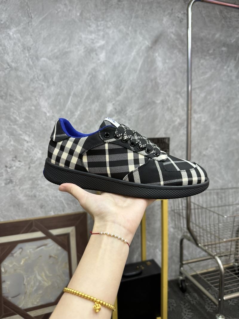 Burberry Low Shoes